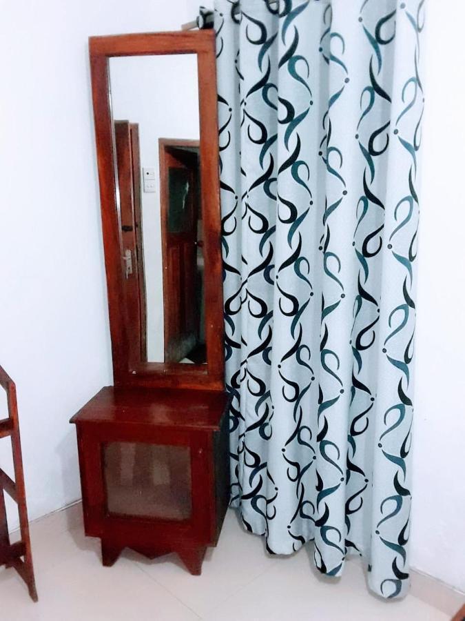 Black And White Kandy Guest House 02 Deiyannewela Экстерьер фото