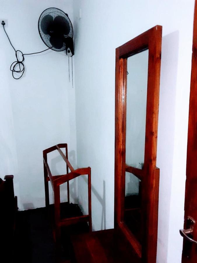 Black And White Kandy Guest House 02 Deiyannewela Экстерьер фото